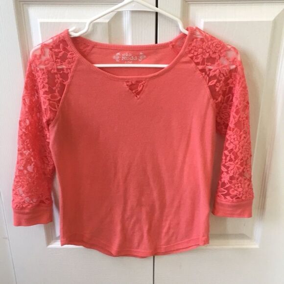 🔹Salmon Lacey Raglan Blouse Girl’s Size 14 - Picture 1 of 3